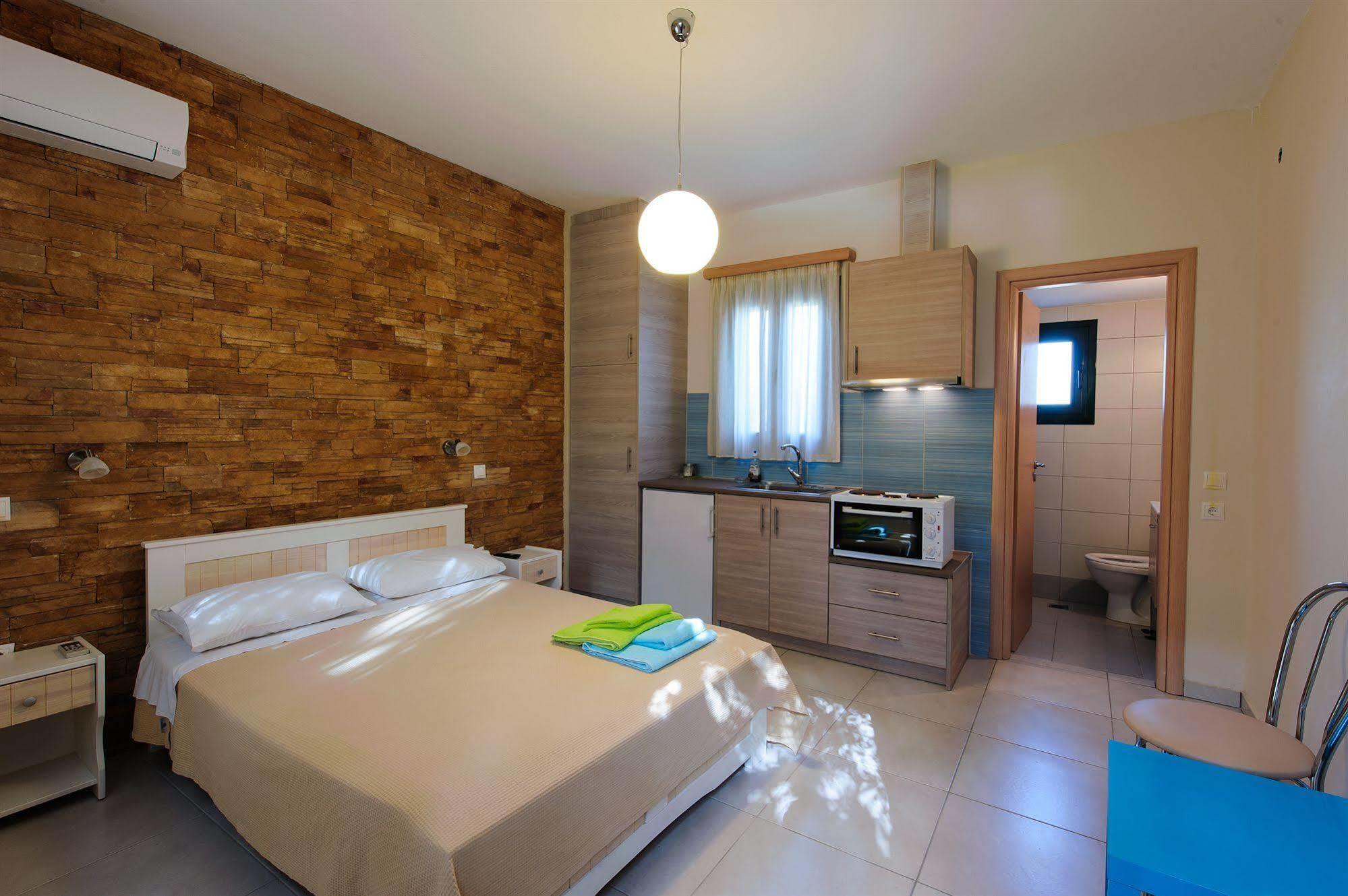 Holiday Rooms Otziás Exterior photo