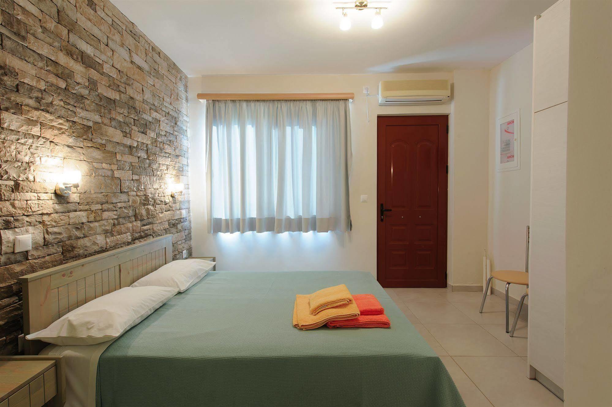 Holiday Rooms Otziás Exterior photo