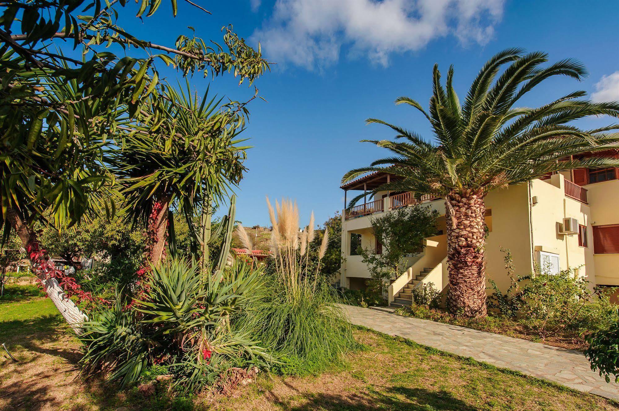 Holiday Rooms Otziás Exterior photo